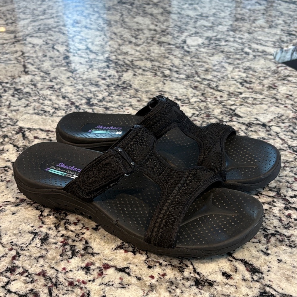 Skechers Women's Black Slide Sandals. Size 9. EUC